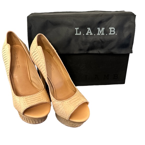 Women’s L.A.M.B Tan Peep-Toe Heels size 9.5 - Picture 1 of 5